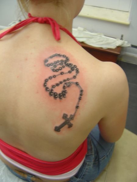 back-rosary-tattoo-women