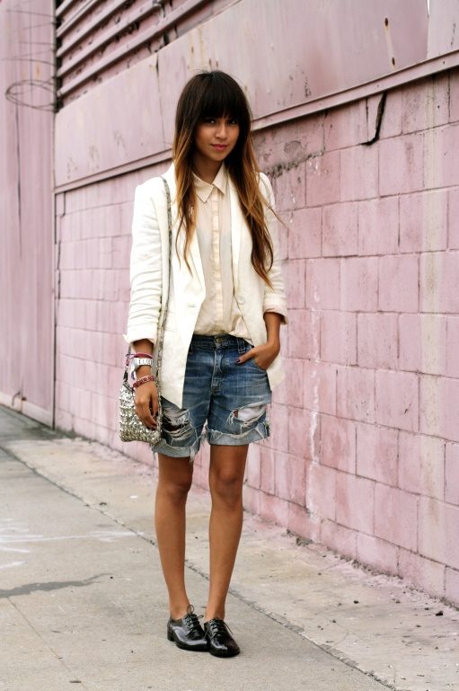 distressed-shorts-outfit