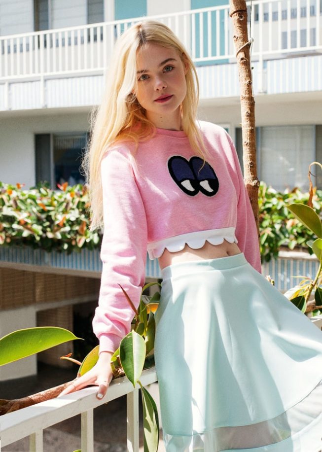elle-fanning-colorful-outfit