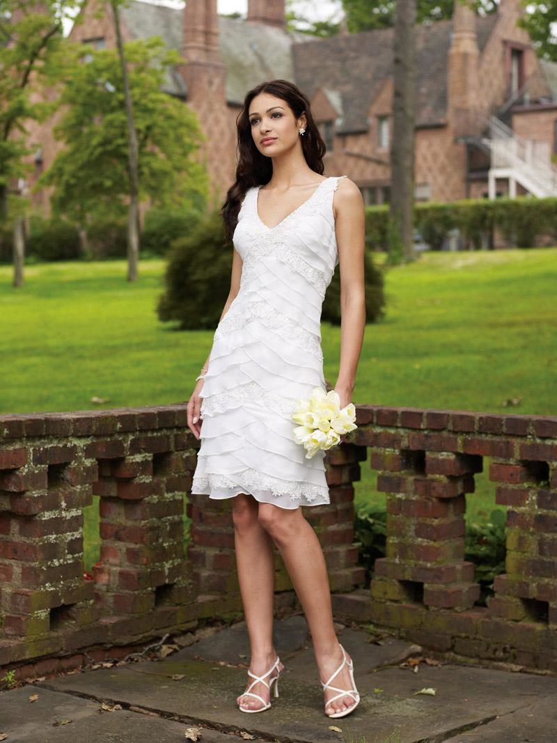 short-tiered-lace-chiffon-wedding-dress