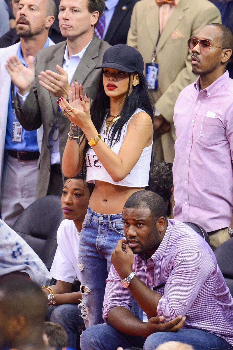rihanna-courtside-chic-outfit