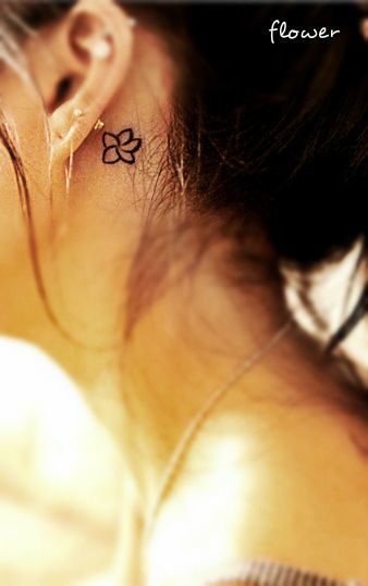 small-flower-tattoo