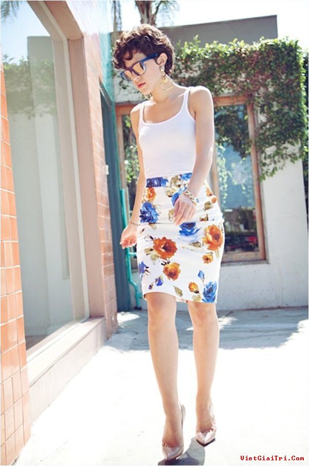 white-tank-top-and-floral-pencil-skirt