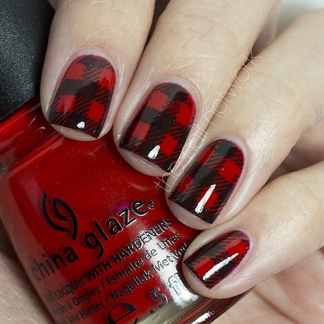 black-and-red-plaid-nails