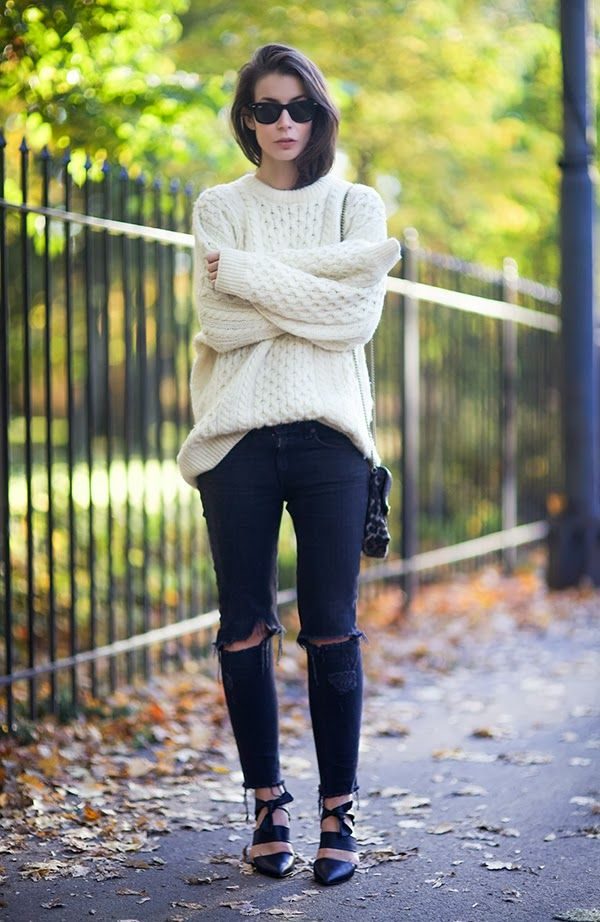 chunky-sweater-and-ripped-jeans