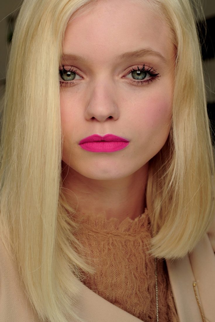 pink-lips-and-dewy-skin