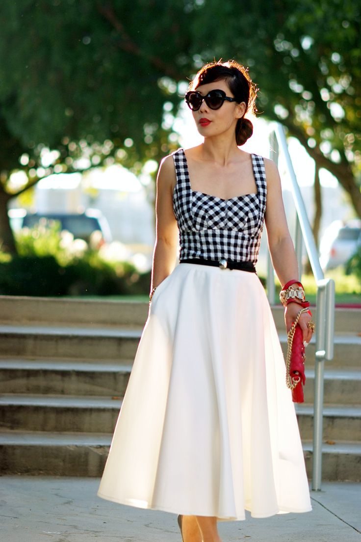 retro-inspired-full-skirt