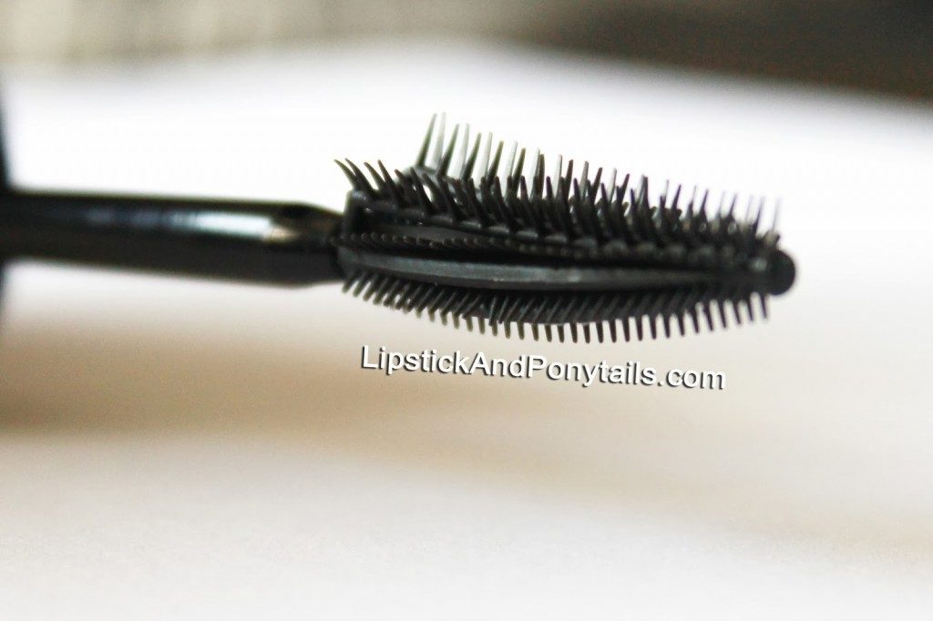 loreal-mascara-brush-1024x682-2