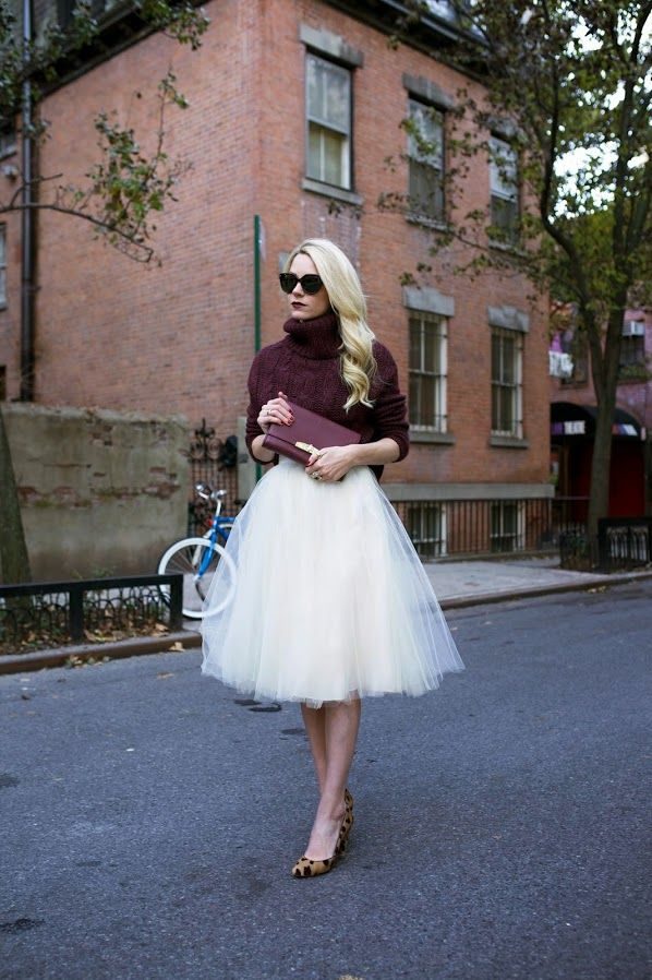 knitted-sweater-and-tulle-full-skirt-outfit-combos