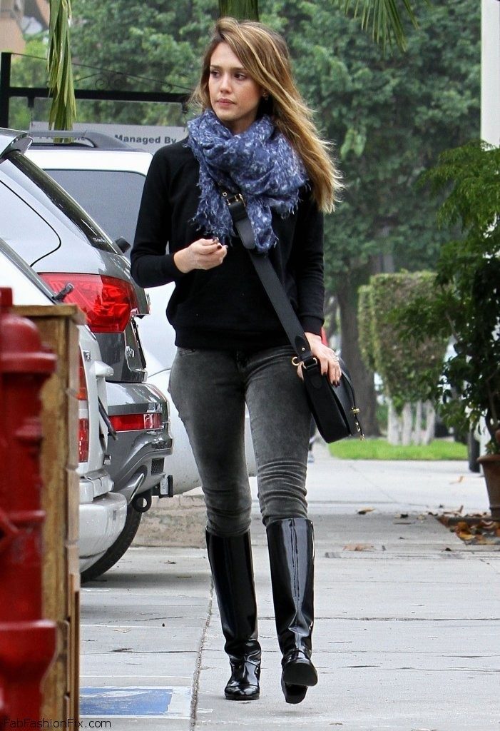 jessica-alba-boots-and-jeans-701x1024-1