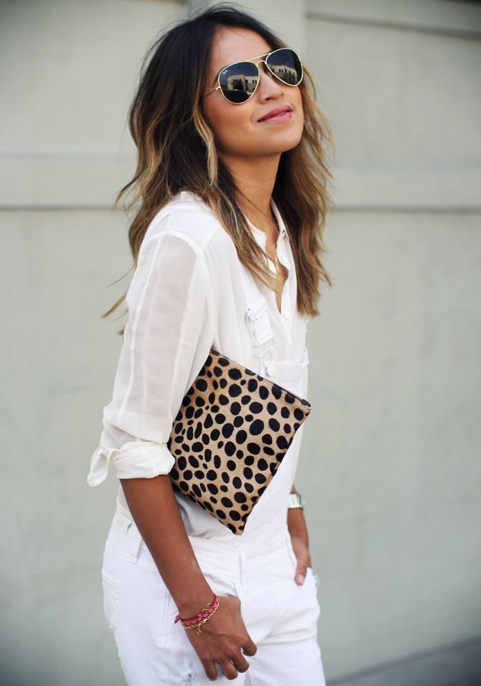 accent-clutch-all-white-outfit