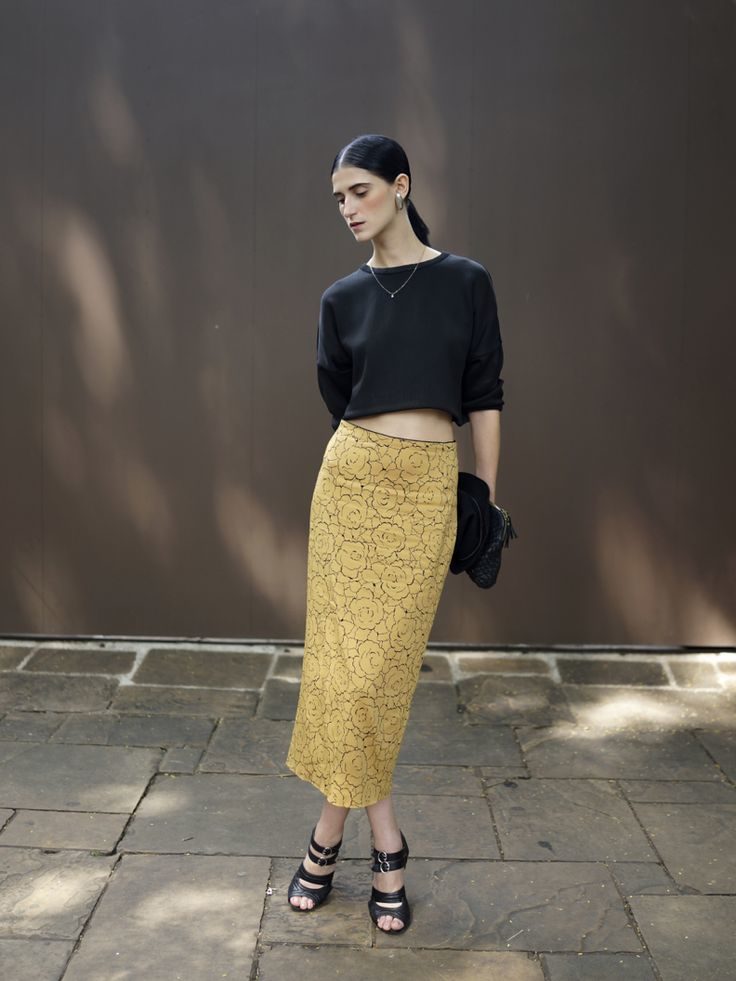 cropped-jumper-and-pencil-skirt