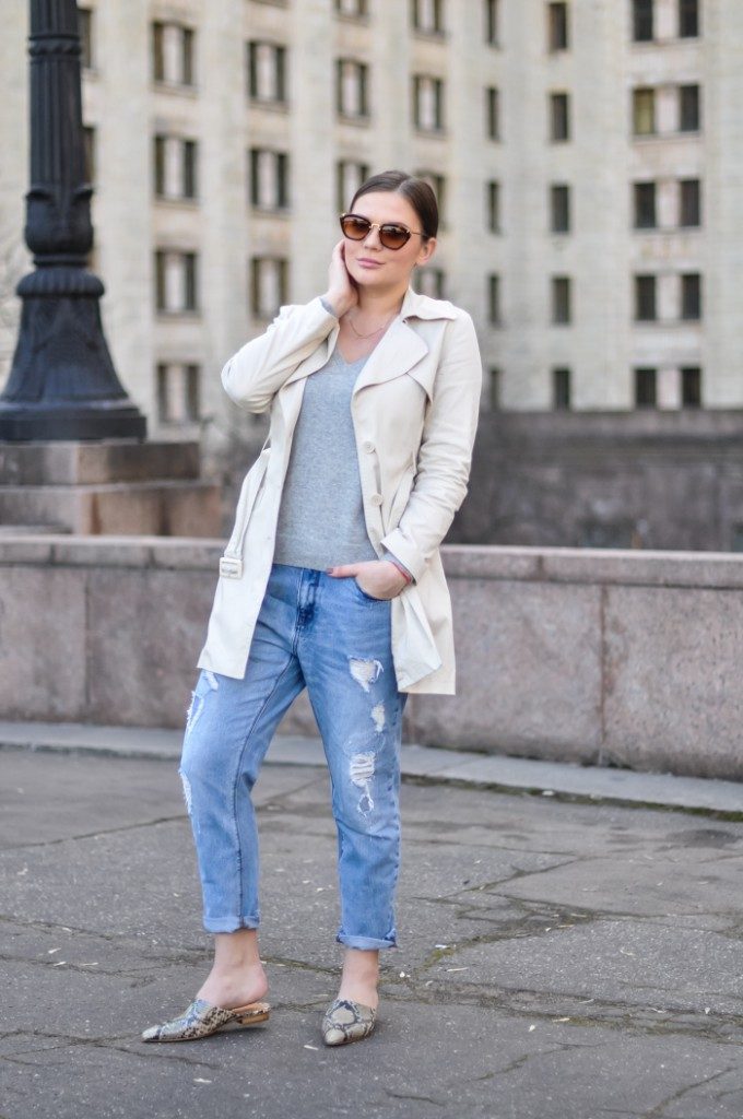 ripped-jeans-and-flat-mules-680x1024-1