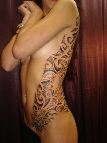 sexy-polynesian-rib-tattoo2