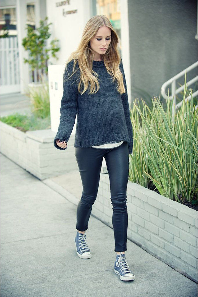 dark-maternity-outfit