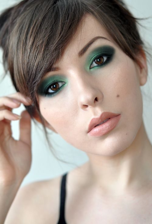 green-eye-makeup-2