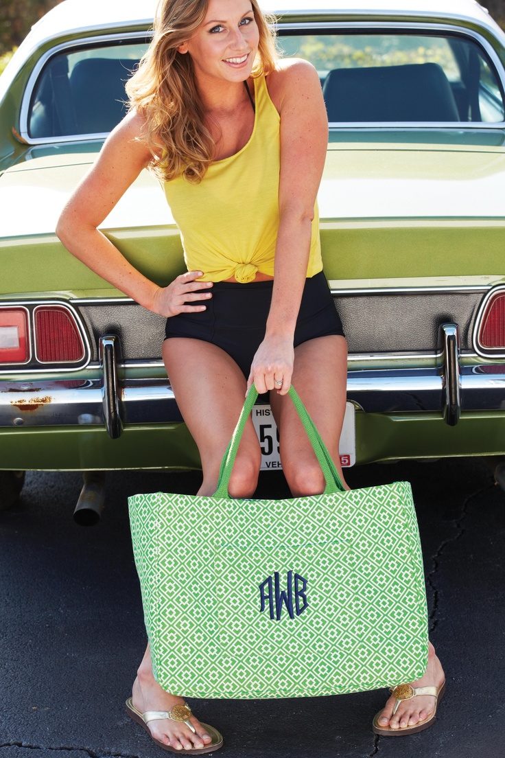 green-monogrammed-tote