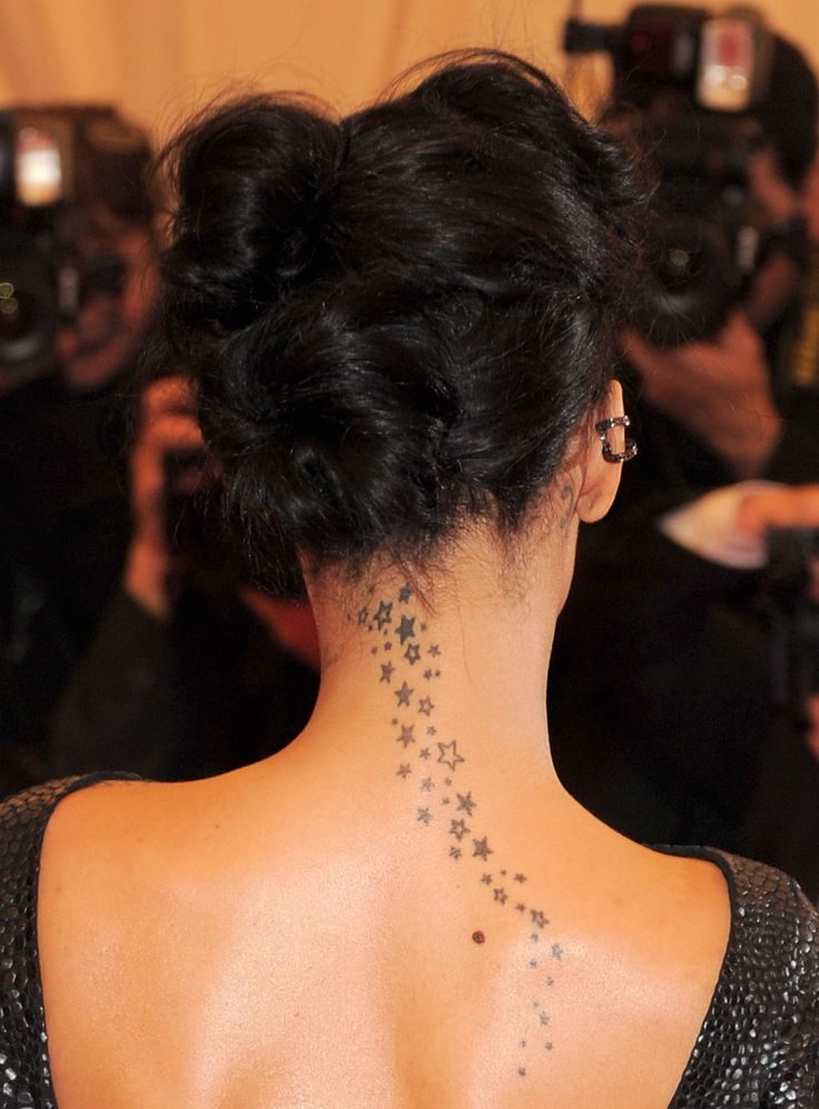 rihanna-stars-nape-tattoo
