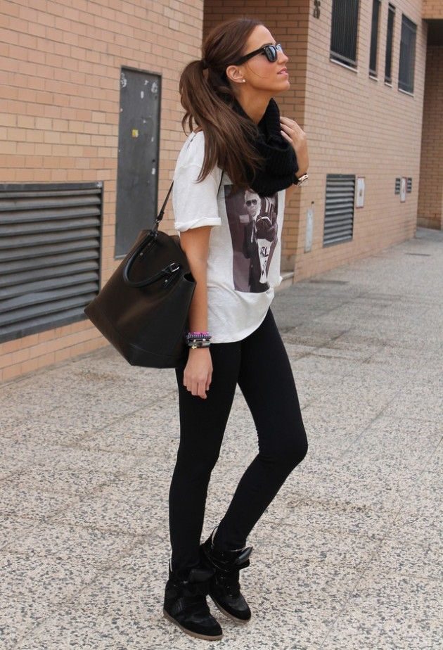 simple-outfit-with-black-leggings-1