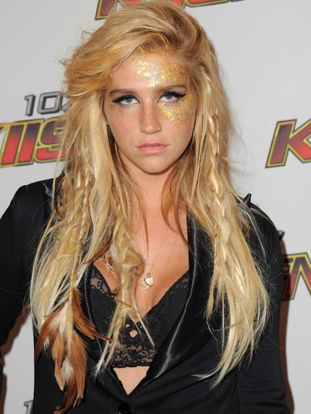 kesha-feather-hair-extensions