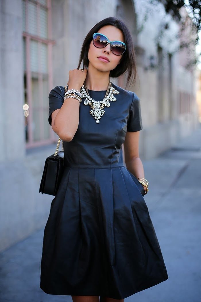 chunky-jewelry-with-black-dress