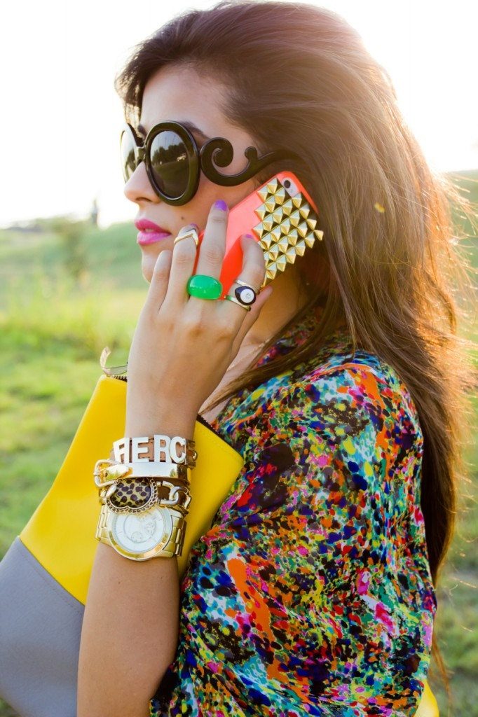 phone-case-neon-with-studs