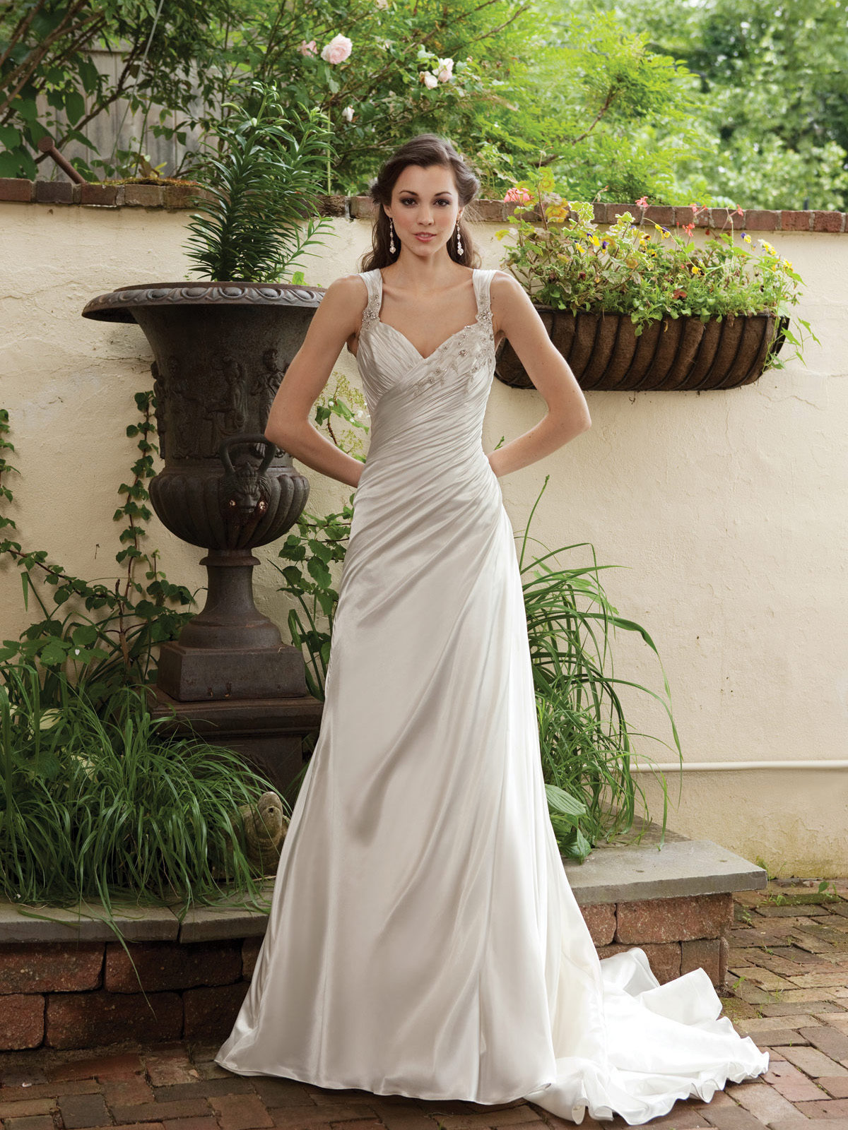 v-neck-garden-bridal-dress